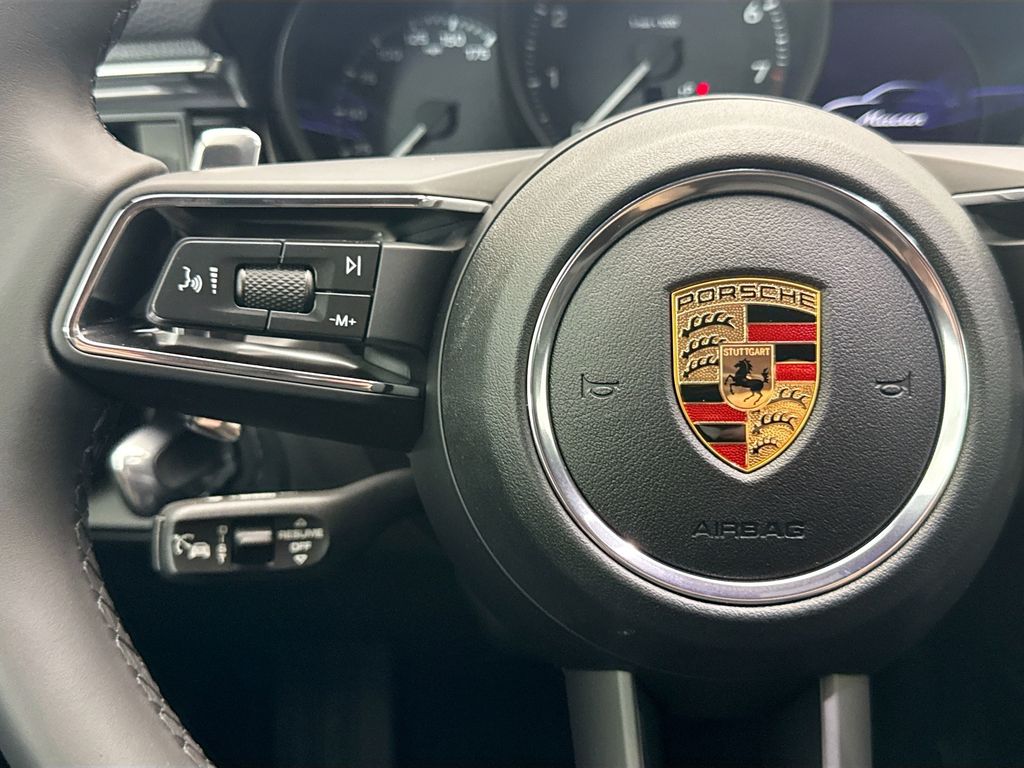 Thumbnail: 2026 Porsche Macan - 14