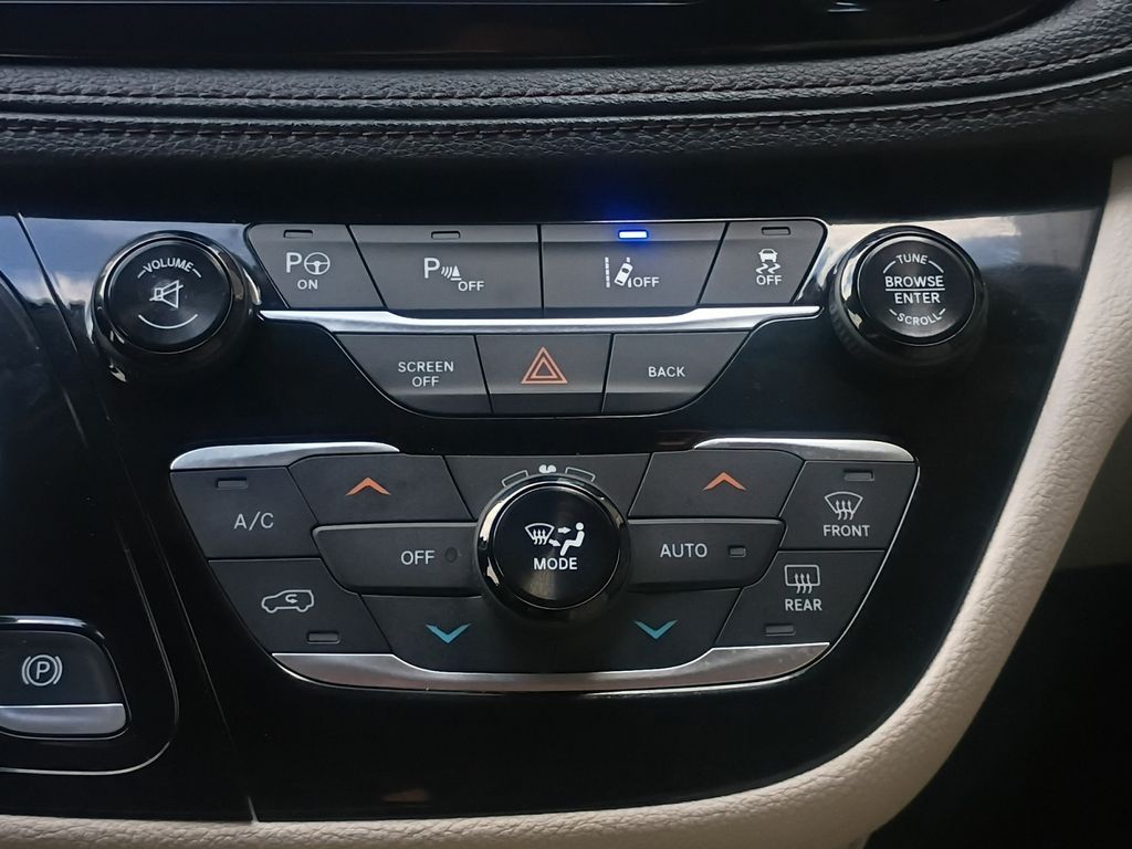 Used Car 2017 Chrysler Pacifica  Limited For Sale Under $12,000 In Austin, Texas