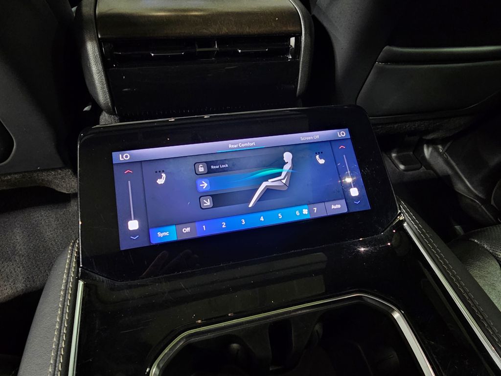 Used 2023 White Jeep Base image 16