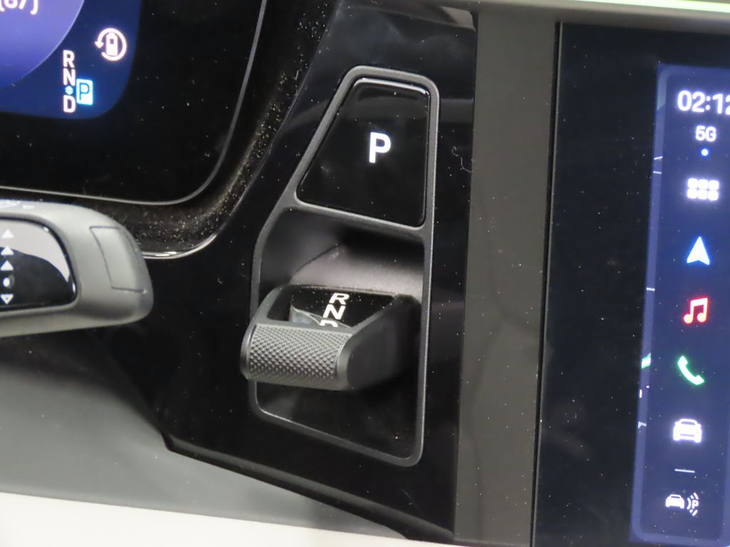 Thumbnail: 2025 Porsche Macan - 24