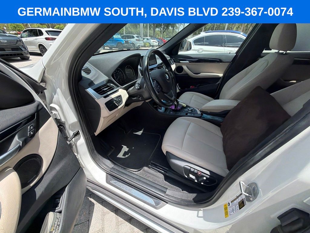 Used 2021 White BMW sDrive28i image 17
