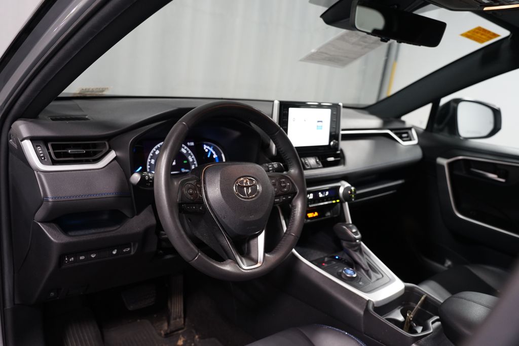 Thumbnail: 2021 Toyota RAV4 - 7