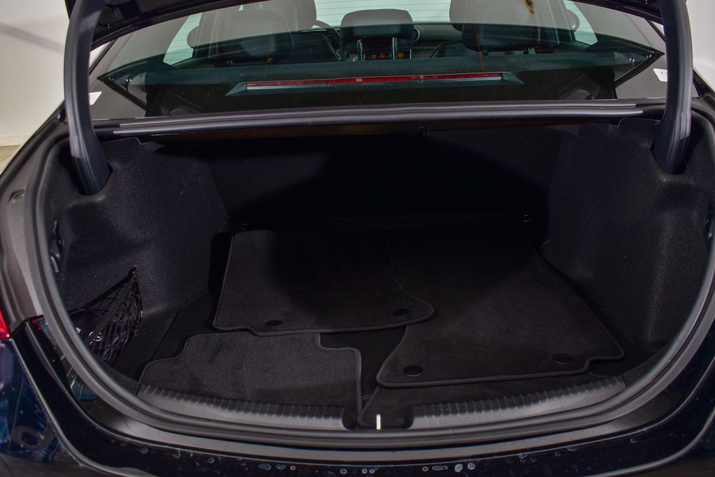 Thumbnail: 2025 Mercedes-Benz C-Class - 25