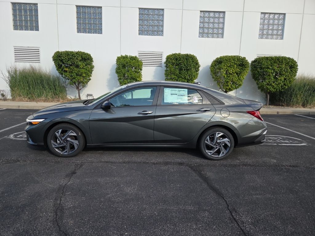 Thumbnail: 2025 Hyundai Elantra - 6