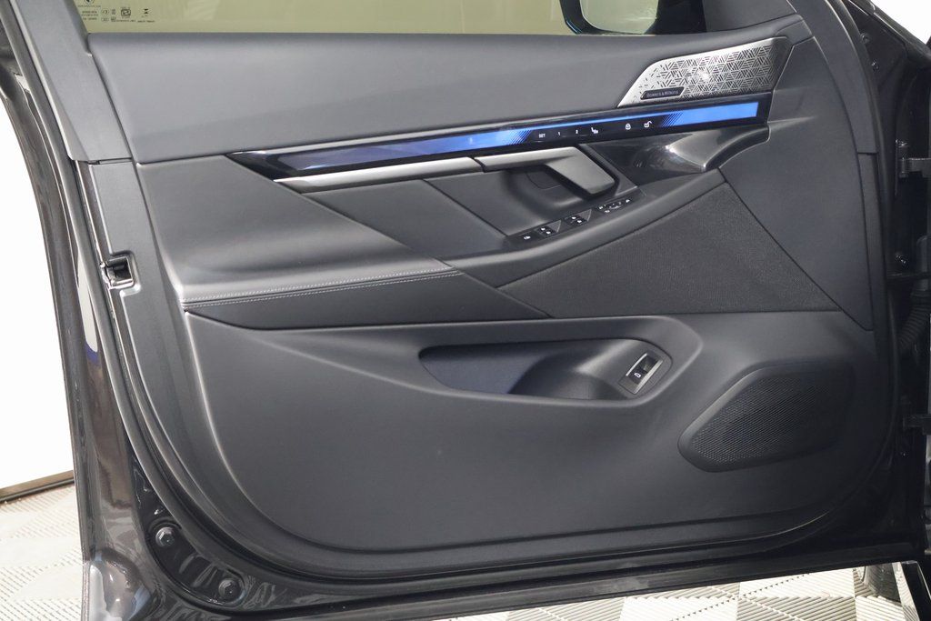 Thumbnail: 2024 BMW i5 - 12