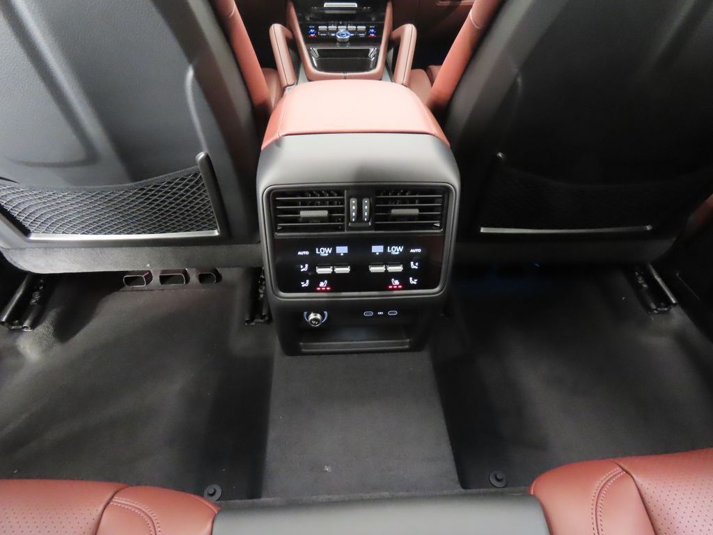 Thumbnail: 2026 Porsche Cayenne - 32