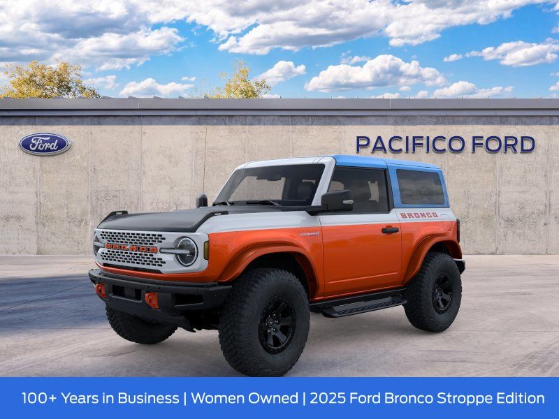 Oxford White 2025 Ford Bronco SUV / Crossover Four-Wheel Drive Automatic