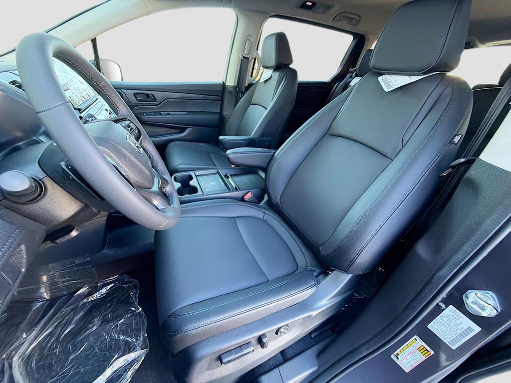 Thumbnail: 2026 Honda Odyssey - 14