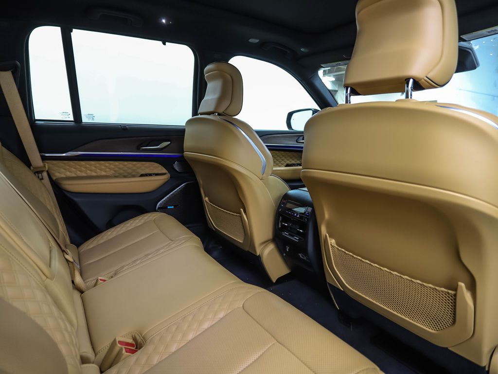 Thumbnail: 2022 Jeep Grand Cherokee - 25