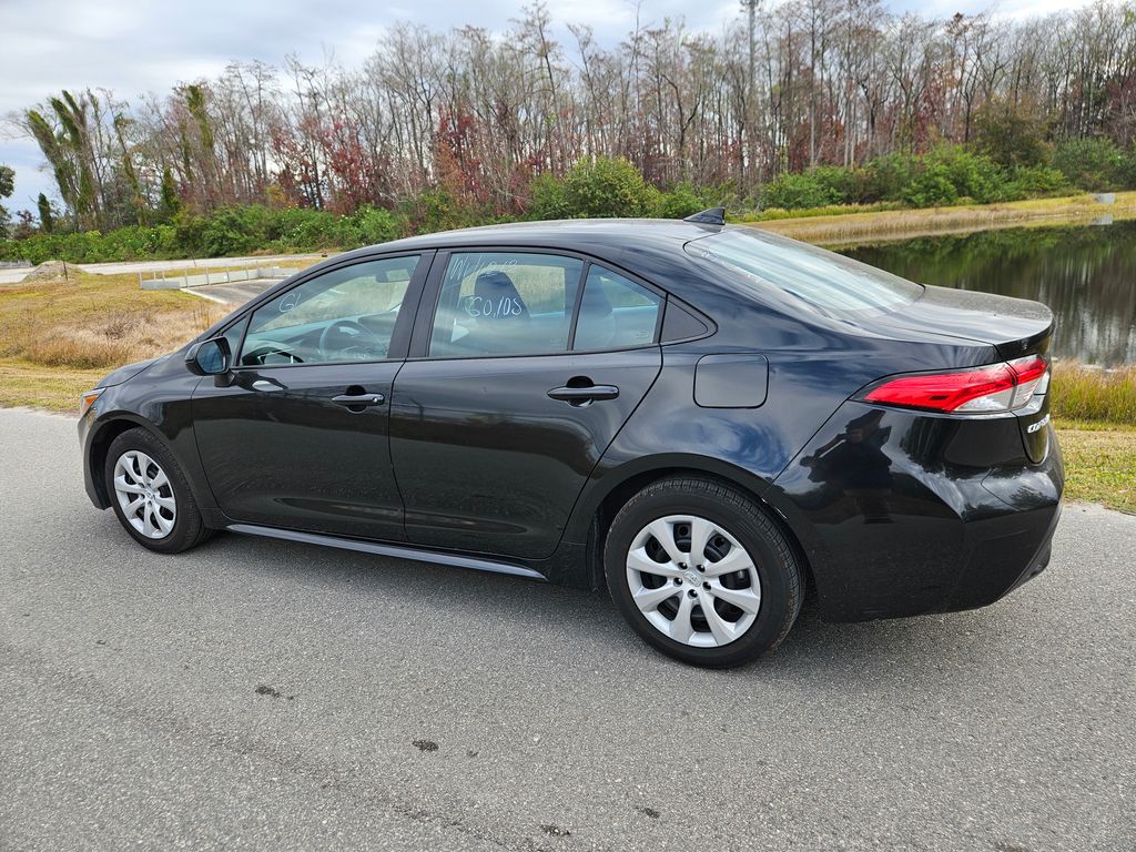 2022 Toyota Corolla LE 3