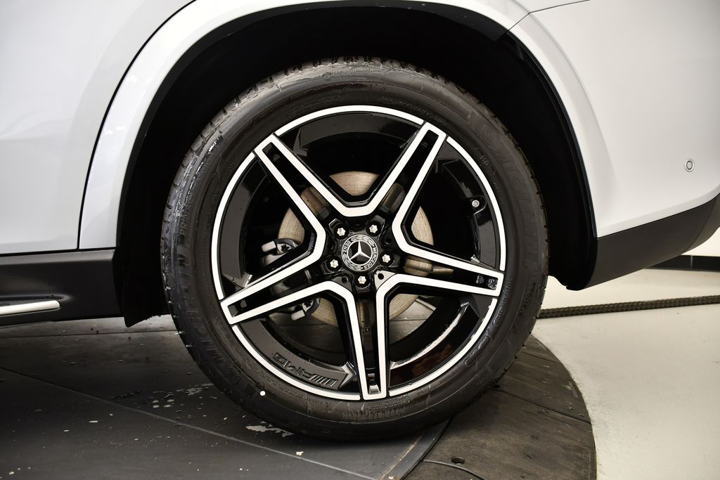 Thumbnail: 2026 Mercedes-Benz GLS - 14