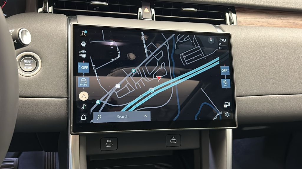 Thumbnail: 2025 Land Rover Discovery Sport - 17