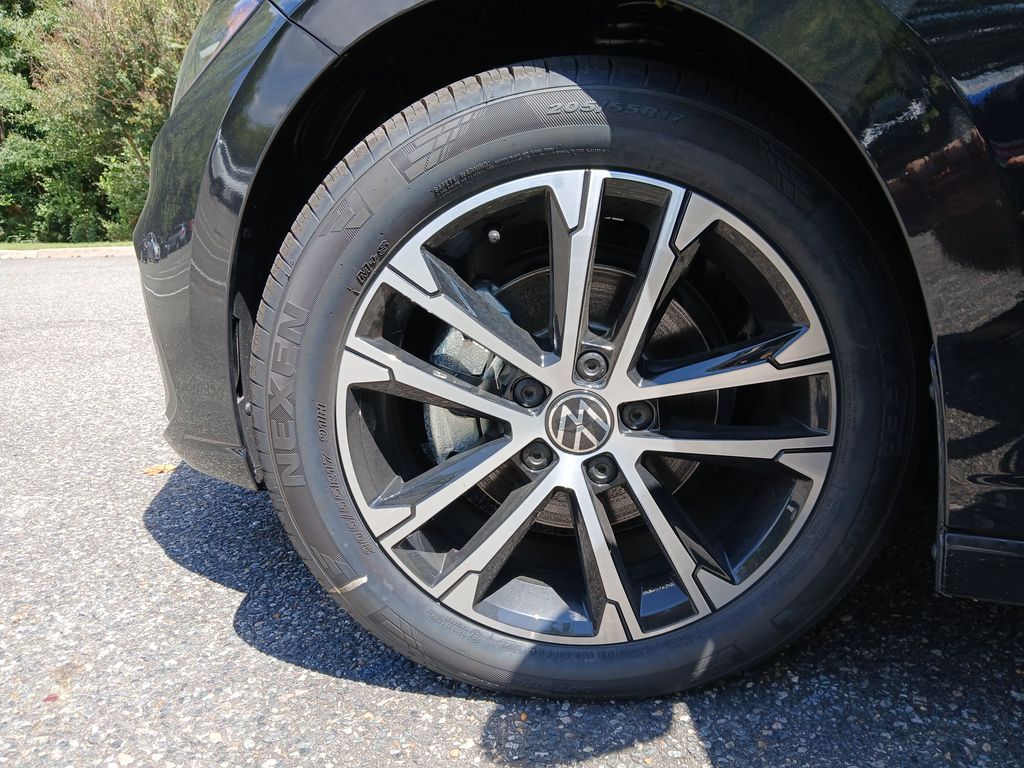 New 2026 Black Volkswagen 1.5T Sport image 25