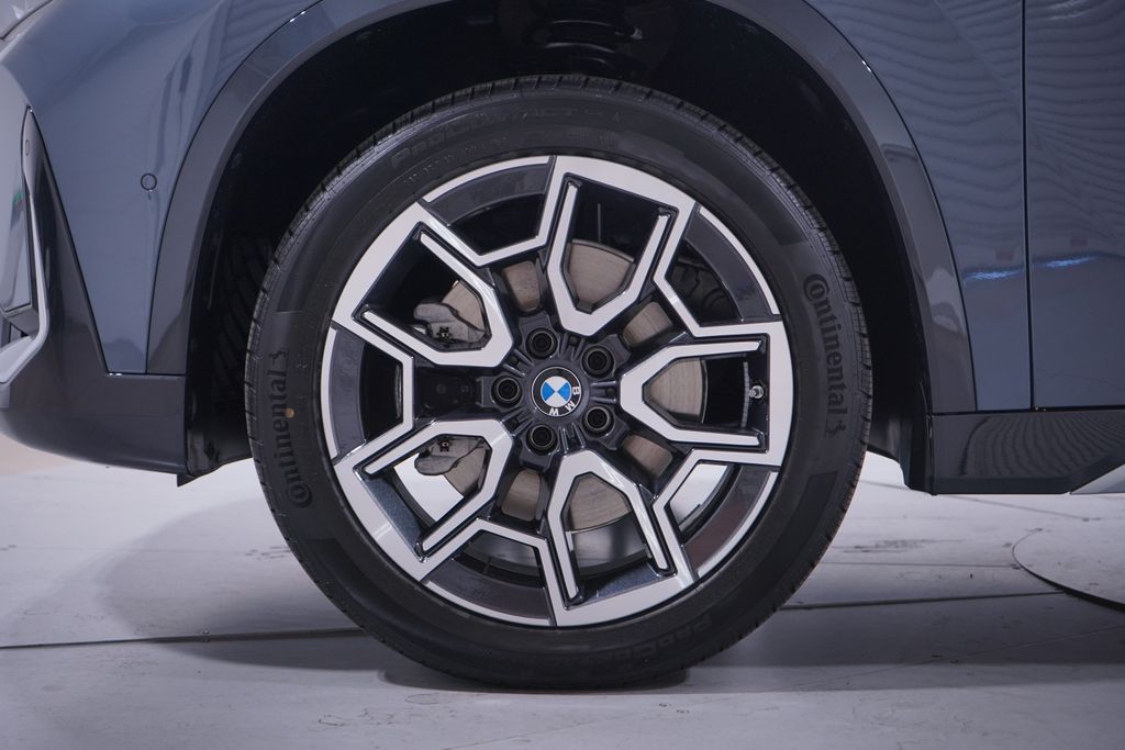 Thumbnail: 2026 BMW X1 - 2