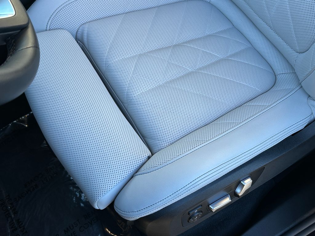 Thumbnail: 2025 BMW X5 - 15