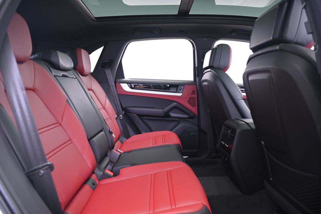 Thumbnail: 2026 Porsche Cayenne - 18