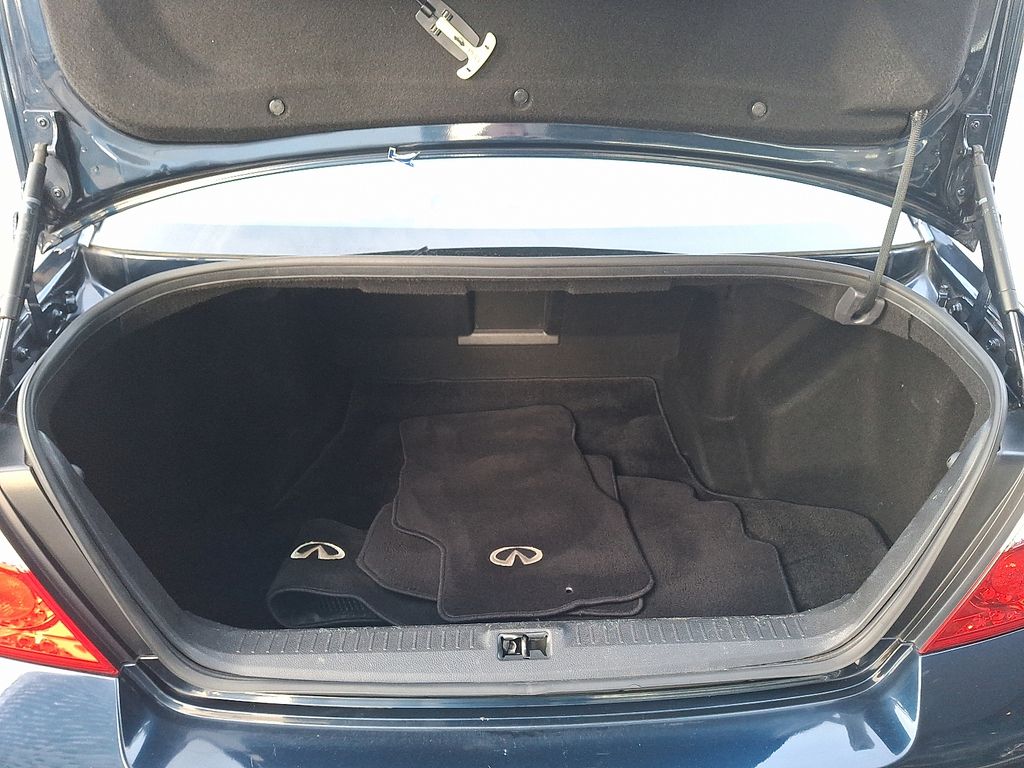 Thumbnail: 2006 INFINITI M35 - 29