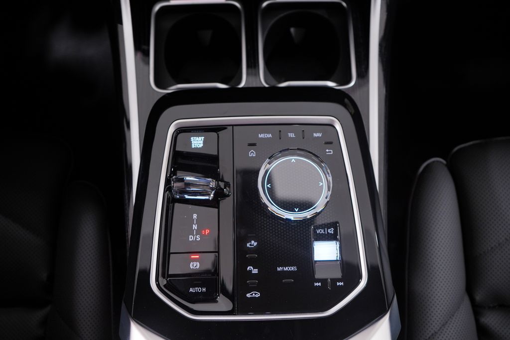 Thumbnail: 2025 BMW 7 Series - 14
