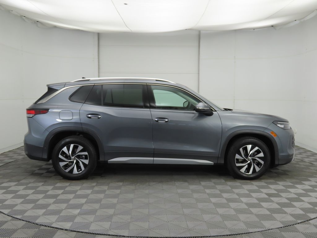 Thumbnail: 2026 Volkswagen Tiguan - 4