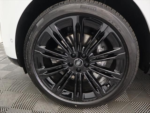 Thumbnail: 2025 Land Rover Range Rover - 32