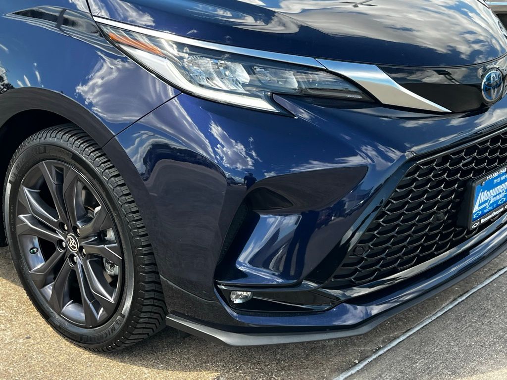 2022 Toyota Sienna XSE - 9