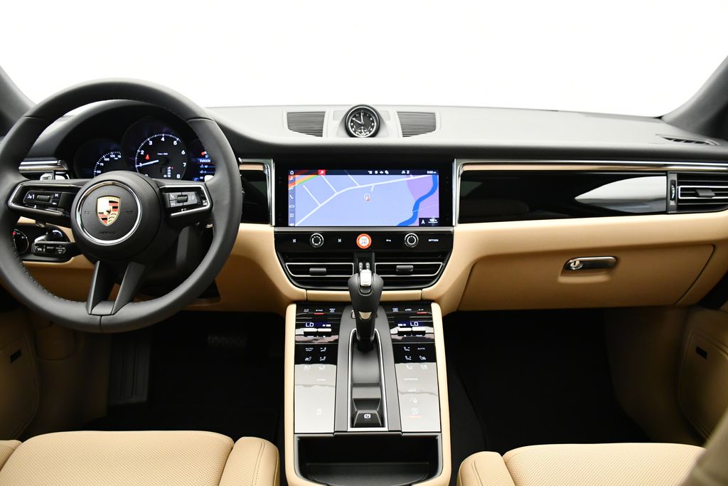 Thumbnail: 2025 Porsche Macan - 22