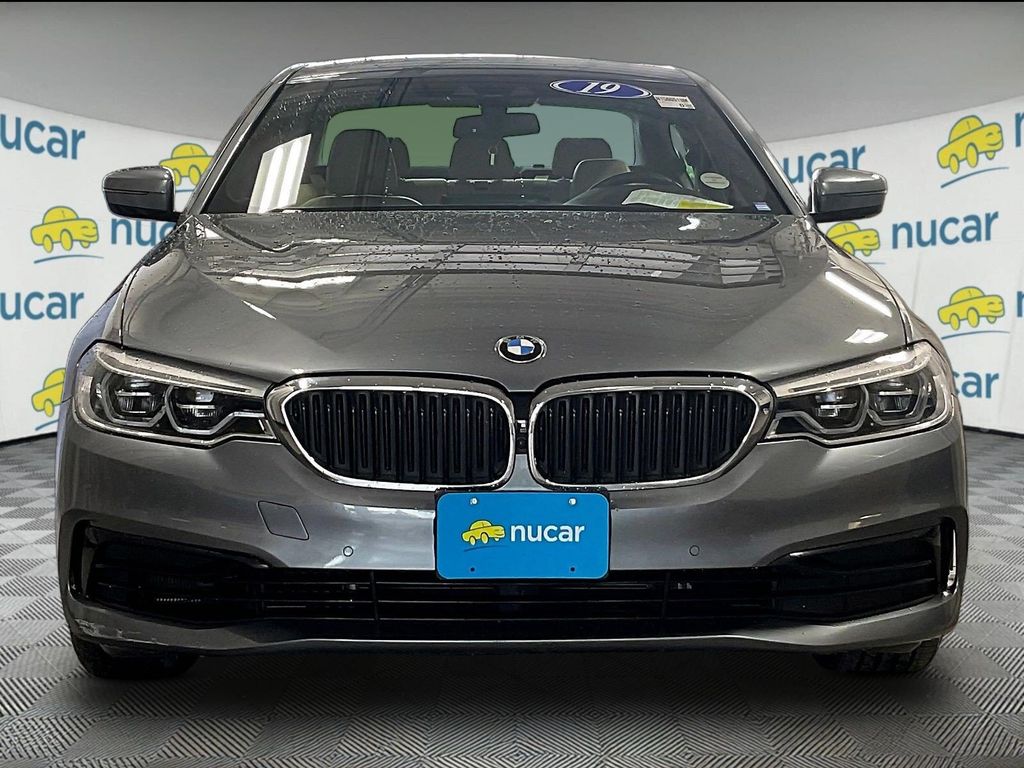 2019 BMW 5 Series — photo 2
