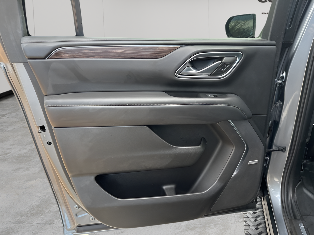 Used Car 2022 Chevrolet Suburban  Z71 For Sale Under $50,000 In Austin, Texas