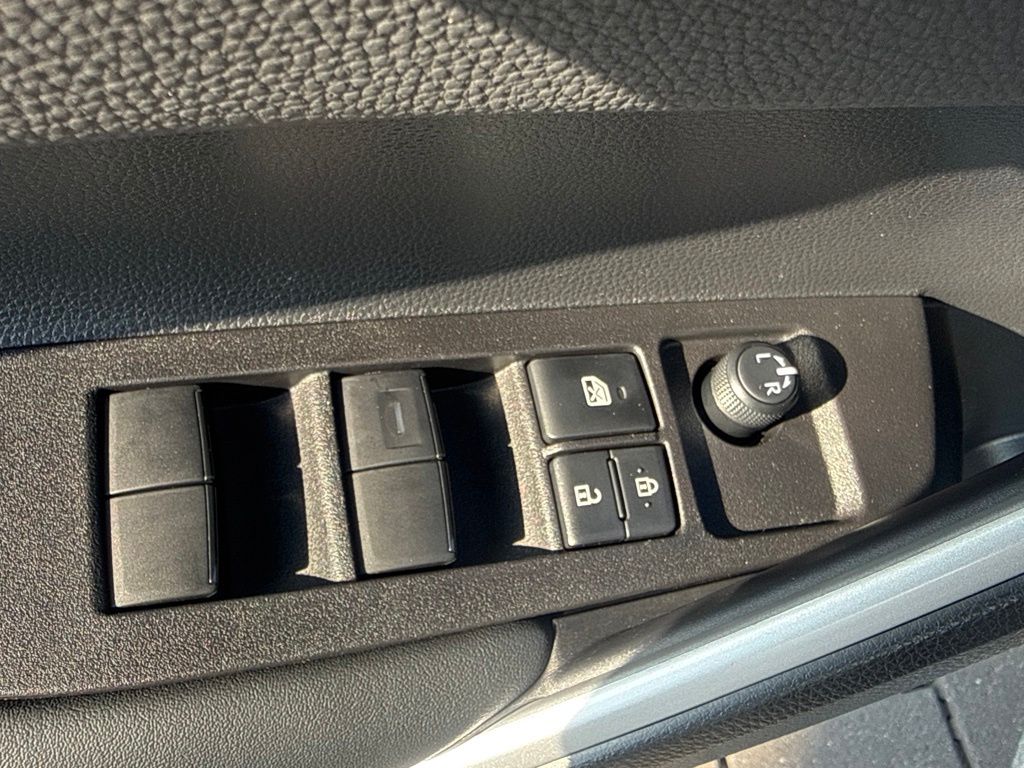 Used 2025  Toyota Hybrid XSE image 18