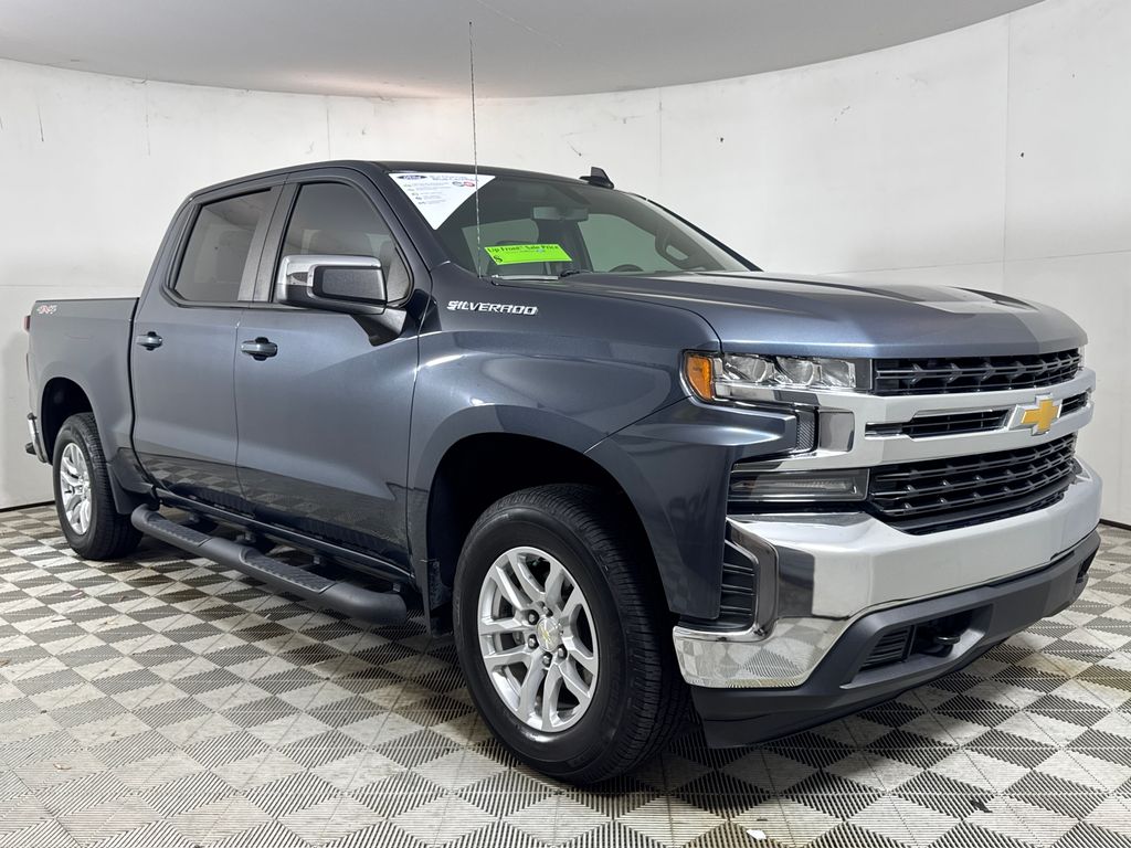 2021 Shadow Gray Metallic Chevrolet Silverado 1500 LT 4X4 Truck