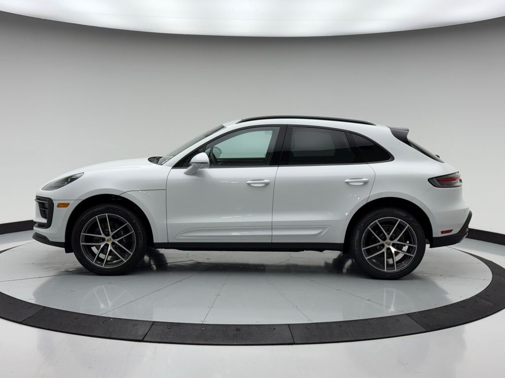 2025 Porsche Macan  2