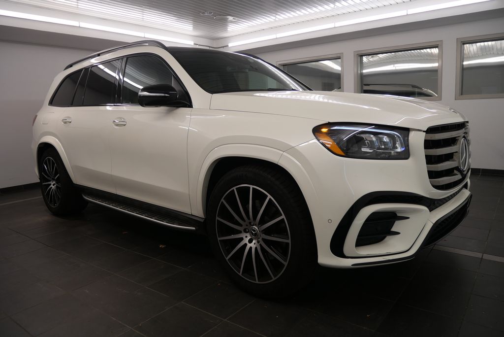 2024 Mercedes-Benz GLS 450 4MATIC 8