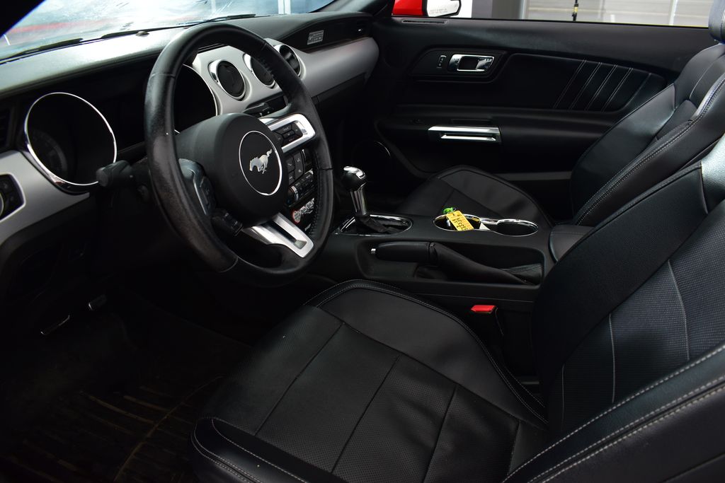 2016 Ford Mustang  13