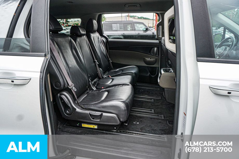 Used 2025 White Kia LXS image 24