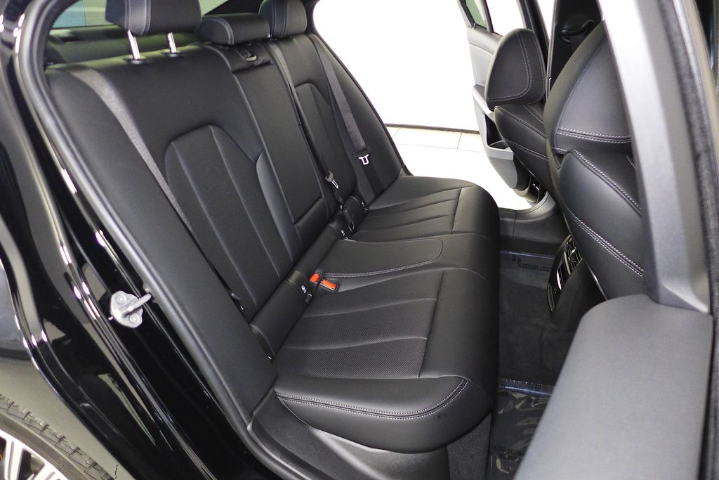 Thumbnail: 2023 BMW 3 Series - 20