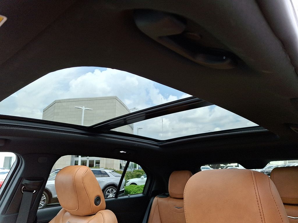 Thumbnail: 2023 Cadillac XT4 - 15