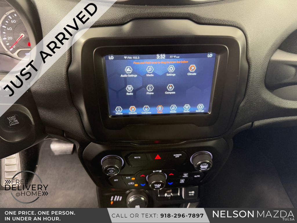 Used 2019 Blue Jeep Latitude image 28