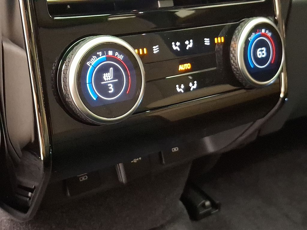 Thumbnail: 2025 Land Rover Range Rover Sport - 7