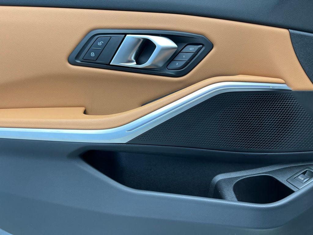 Thumbnail: 2025 BMW 3 Series - 21