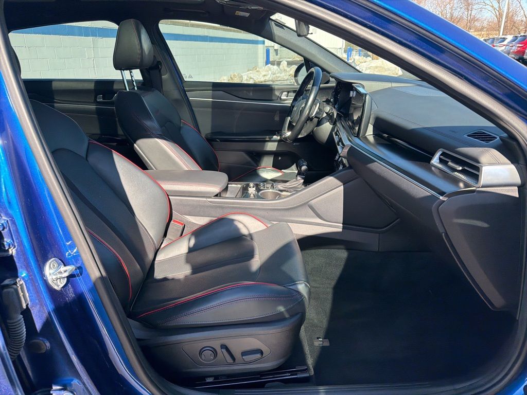 Thumbnail: 2022 Kia K5 - 25