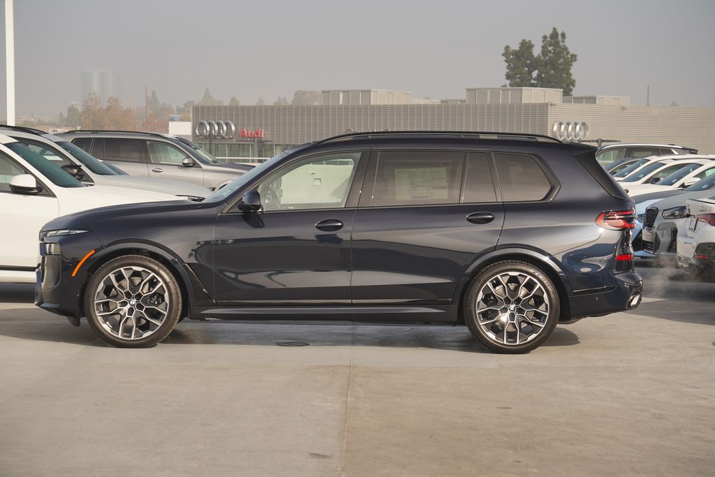 2025 BMW X7 xDrive40i 4