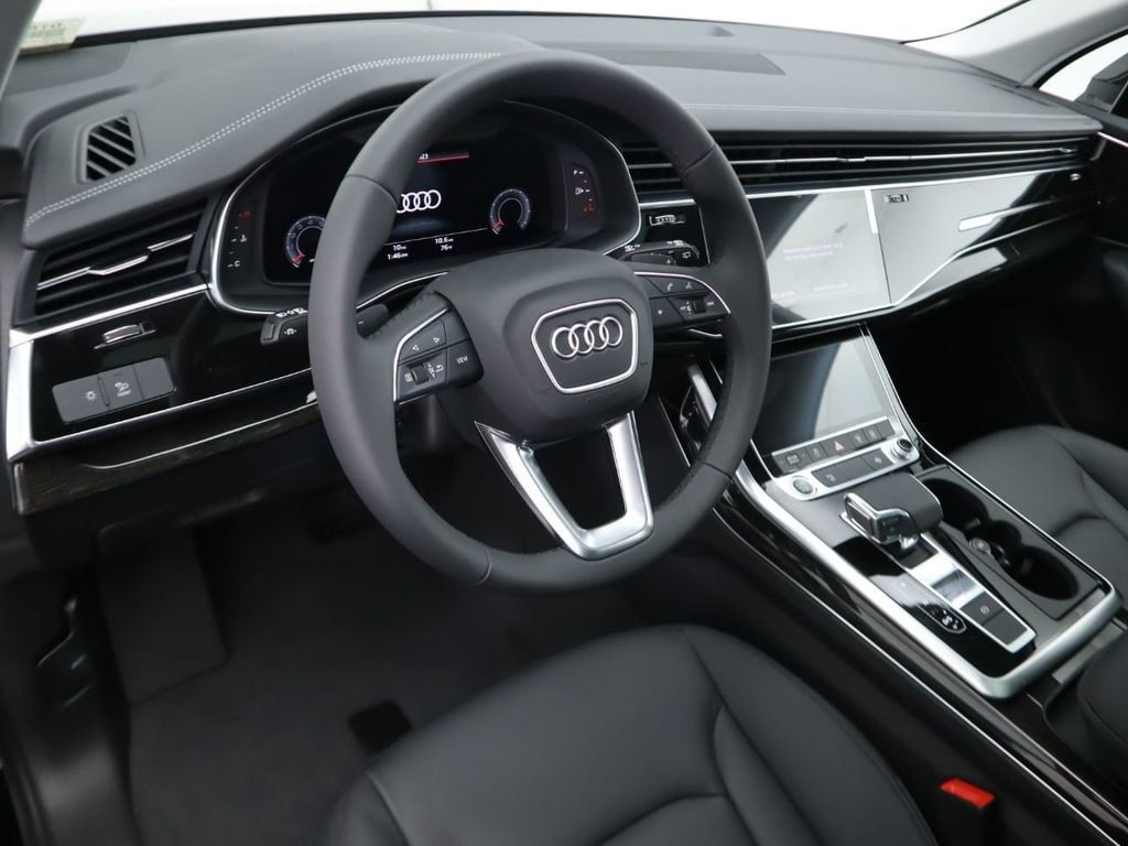 2023 Audi Q7  10