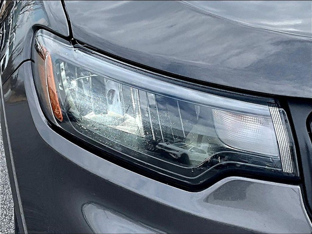 2022 Jeep Compass — photo 30