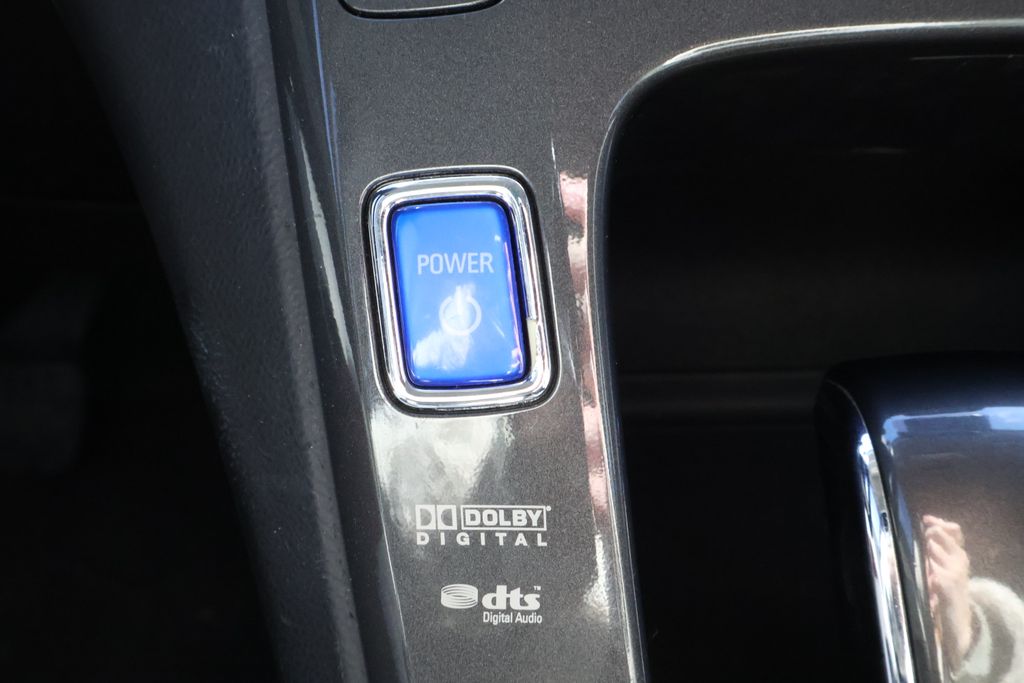 Thumbnail: 2012 Chevrolet Volt - 22