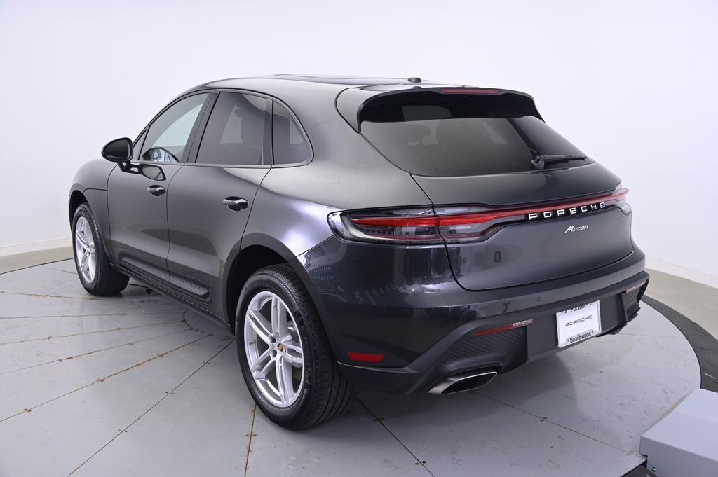 Thumbnail: 2025 Porsche Macan - 3