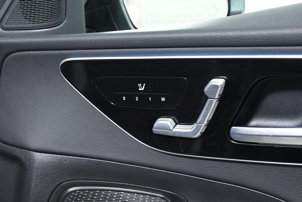 Thumbnail: 2025 Mercedes-Benz C-Class - 27