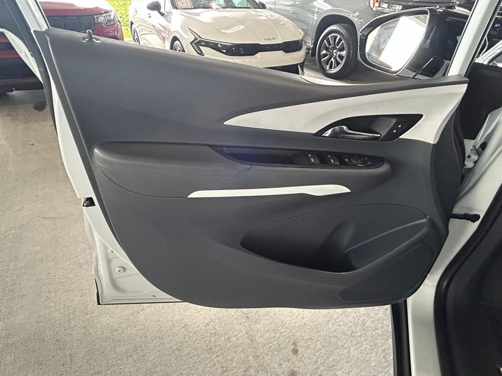 Used 2020 Summit White Chevrolet LT image 17
