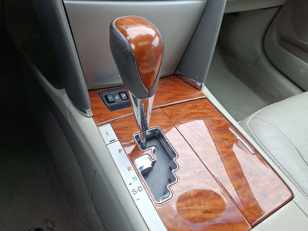 2011 Toyota Camry XLE 15