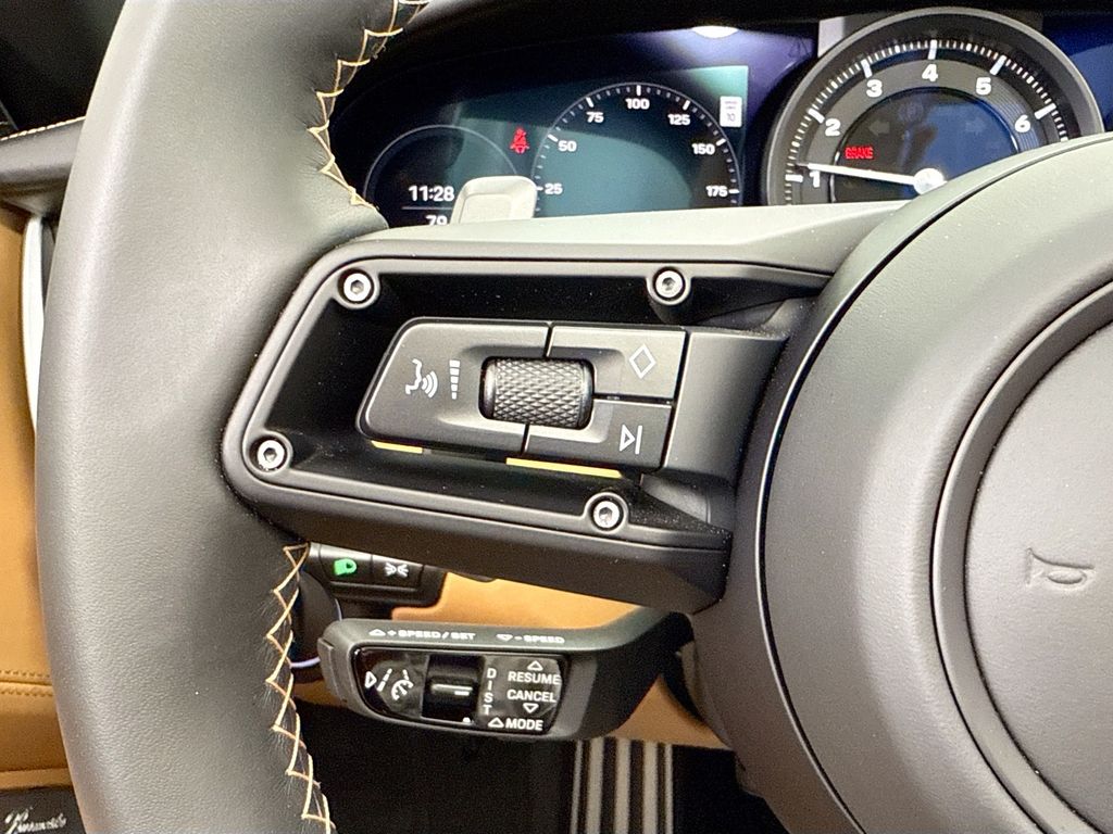 Thumbnail: 2024 Porsche 911 - 22