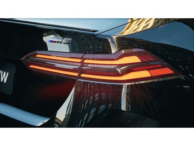 Thumbnail: 2026 BMW M5 - 8